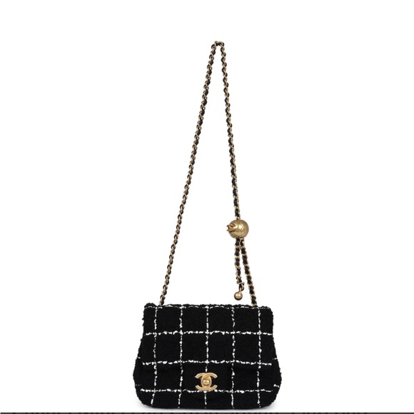 Authentic Chanel Mini Pearl Crush Flap Bag in Tweed & Antique Gold Hardware - Picture 3 of 16
